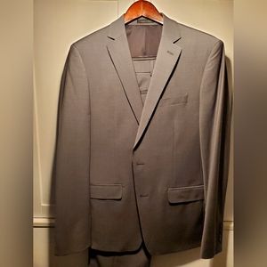 NWT Slim Fit Suit - Medium Grey Calvin Klein - 42R
